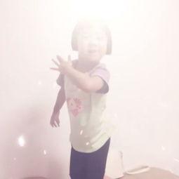 在家拍吃瓜少女视频,趣味生活瞬间捕捉