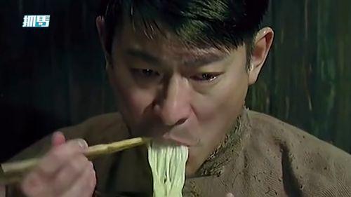 吃瓜的时候哭的视频,吃瓜群众泪目瞬间