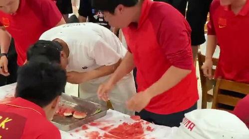国家队吃瓜视频,揭秘赛场背后的趣味瞬间