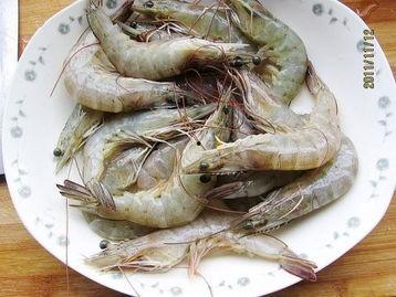 剥虾吃瓜煮饭怎么做视频,家常美食制作教程
