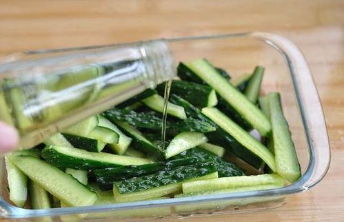 吃生腌瓜视频,生腌瓜的诱惑与挑战