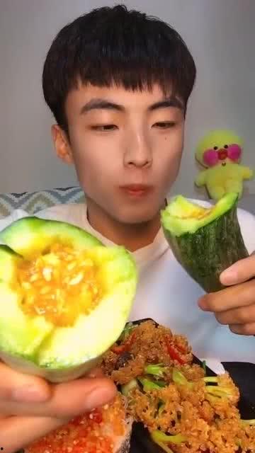 吃奇怪瓜的视频,跟随视频探索未知美味之旅