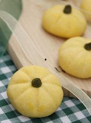 边吃瓜边做手工好吗视频,享受悠闲生活时光