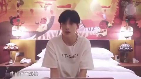 吃瓜笑死人的视频